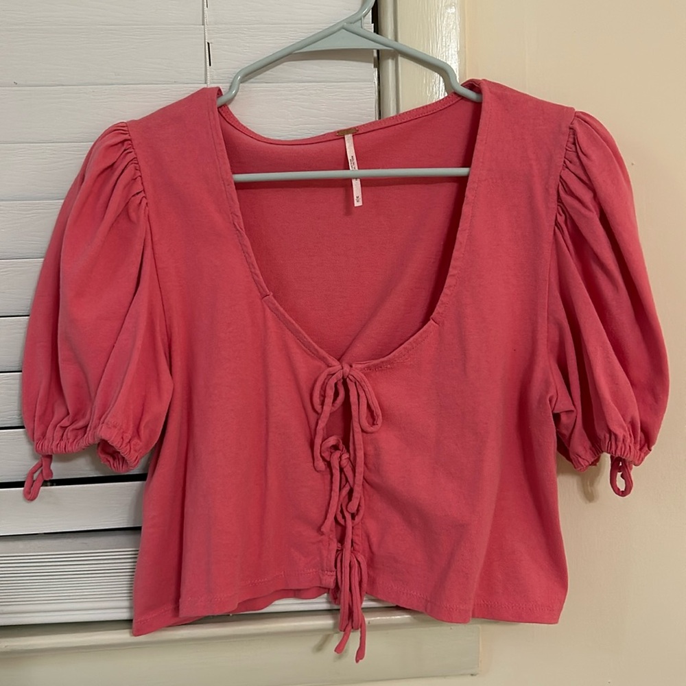 Free people babydoll crop top. Puff sleeves.